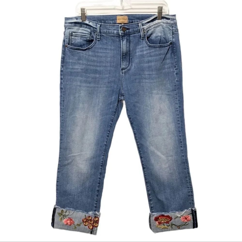 DRIFTWOOD Jackie Crop Floral Embroidered Flip Cuff Jeans 32